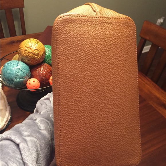 Tory Burch Perry Hobo - Picture 3 of 6